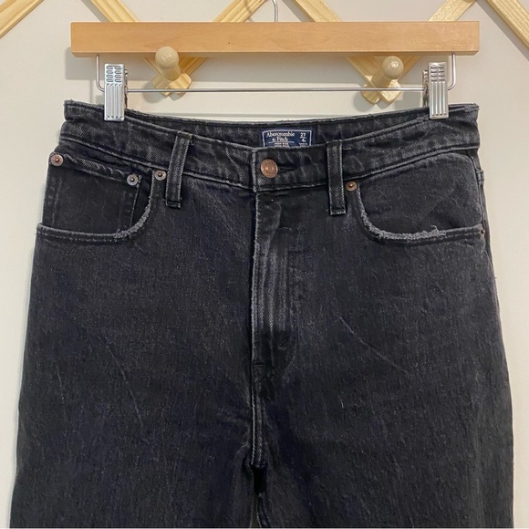 Abercrombie and Fitch Black High Rise Mom Jean size 4 - Picture 2 of 10